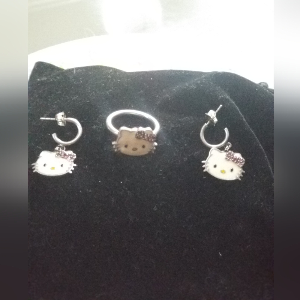 Hello kitty 925 silver ring and earring set by Simmons jewelry...